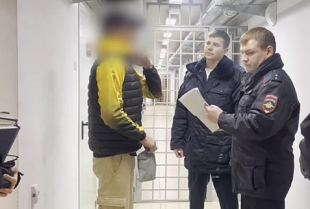 Протащил по асфальту несколько метров ради сумки. Житель Кубани задержан за ограбление пенсионерки