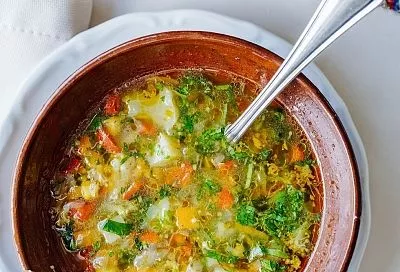 Быстрые щи со свежей капустой: рецепт без мяса с насыщенным вкусом