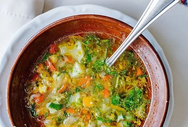 Быстрые щи со свежей капустой: рецепт без мяса с насыщенным вкусом