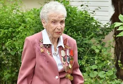 Вениамин Кондратьев поздравил ветерана Великой Отечественной войны со 101-летием