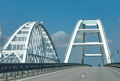 Аксенов: четырехчасовое ожидание перед Крымским мостом сохраняется ради безопасности