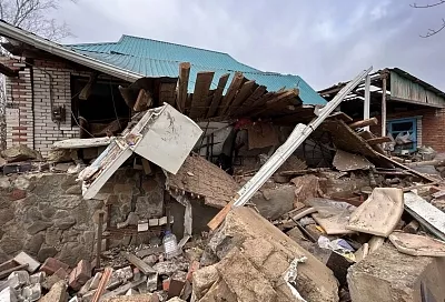 Хлопок газа произошел в частном доме на Кубани. Под завалами находится человек