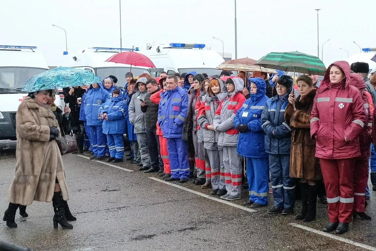 Ключи от новых автомобилей представителям муниципалитетов передал губернатор Вениамин Кондратьев