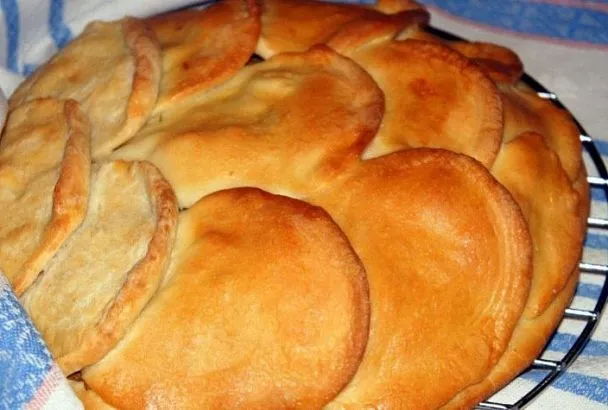 Пирог "Кочан капусты" - простой рецепт нежнейшей выпечки из дрожжевого теста