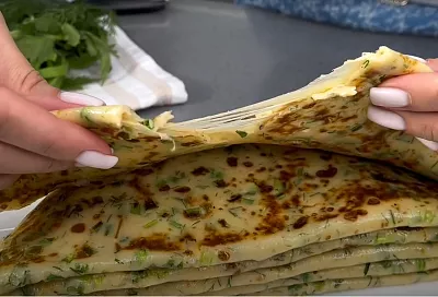 Вместо хлеба выручают эти лепешки за 5 минут. Проще рецепта не знаю! И вкусно, и быстро готовить