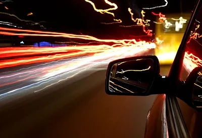 Штраф в 2250 рублей за езду по обочине: объезд пробок не спасет от наказания