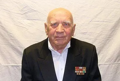 Вениамин Кондратьев поздравил со 104-летием ветерана Великой Отечественной войны из Новороссийска