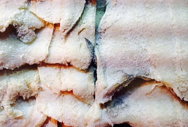 Не жалею соли, и рыбка всегда получается идеальной на вкус. И для роллов подходит, и на бутерброды можно брать