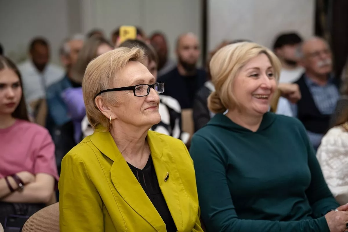 Председатель Молодежной лиги Кубани Наталья Назаренко выступила инициатором этого необычного мероприятия. Председатель Молодежной лиги Кубани Наталья Назаренко выступила инициатором этого необычного мероприятия.