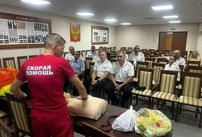 Как действовать до приезда скорой: в Сочи автоинспекторов научили спасать жизни при ДТП