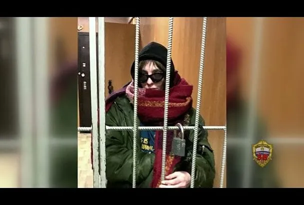 Попавшаяся на краже водки и дезодоранта жительница Кубани угрожала ножом охраннику магазина в центре Москвы
