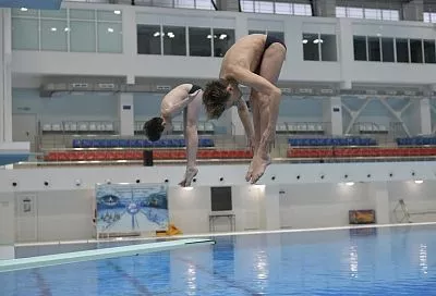 Три метра над водой: на Кубани определились лучшие прыгуны с трамплина в бассейн