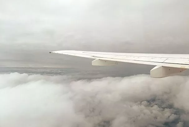 На запасные аэродромы из-за снегопада в Краснодаре ушли 11 самолетов