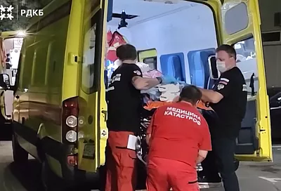 Двух пострадавших при беспилотной атаке в Архипо-Осиповке детей перевели на лечение в Москву