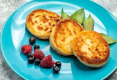 Готовлю сырники с бананом за 15 минут: авторский рецепт для идеального завтрака