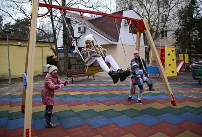 В селе Дивноморском в рамках нацпроекта благоустроили дворовую территорию площадью 1,5 га