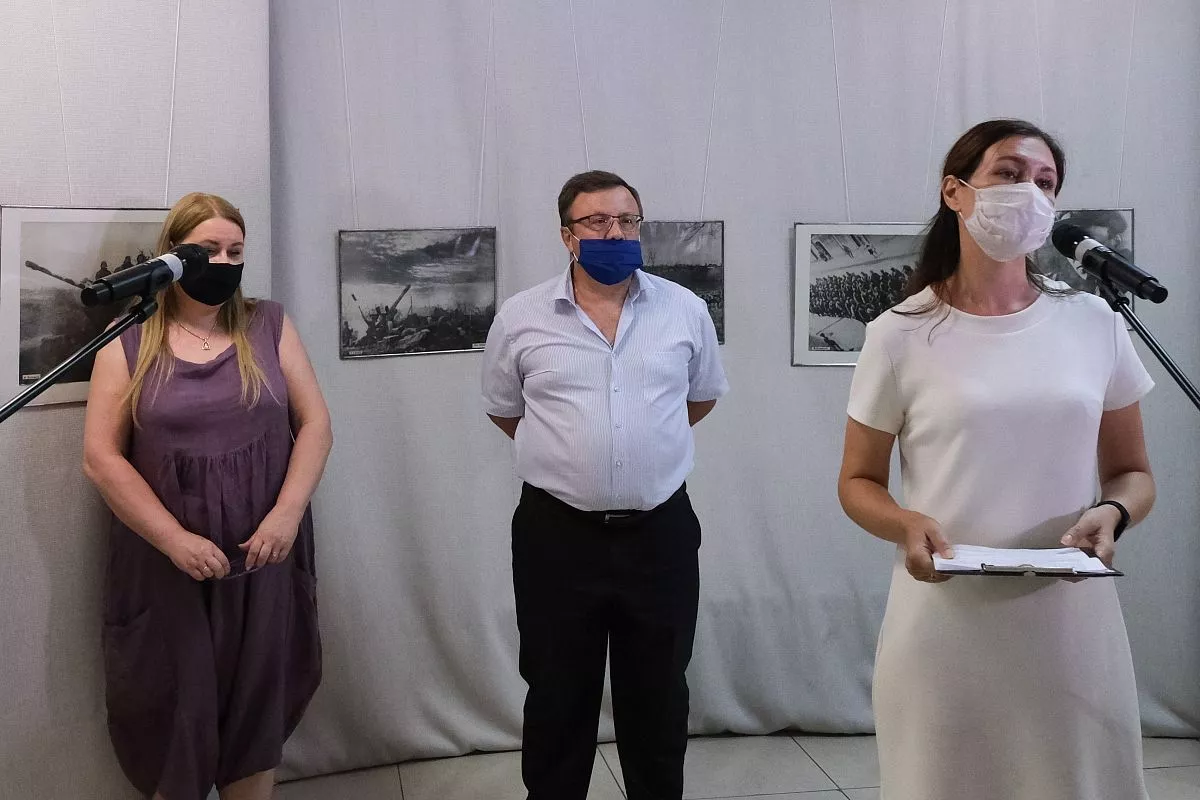 В экспозиции представлено более 50 военных фотографий.