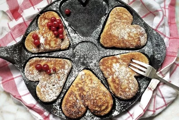 Оладушки как у бабушки: вот как можно приготовить пышные оладьи на кефире