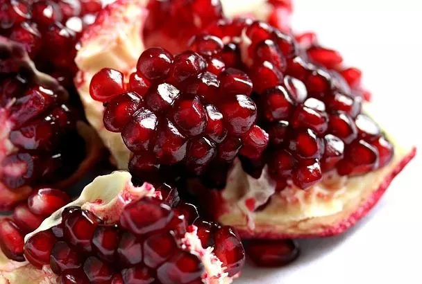 Берем гранат для иммунитета, крови и энергии: обязательный "царский лекарь" на вашем зимнем столе