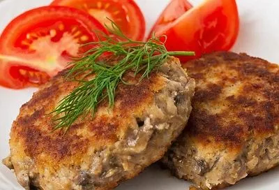 Нужен фарш, грибы и панировочные сухари – вот так готовлю легендарные котлеты из ресторана «Метрополь», которые все хотели попробовать 