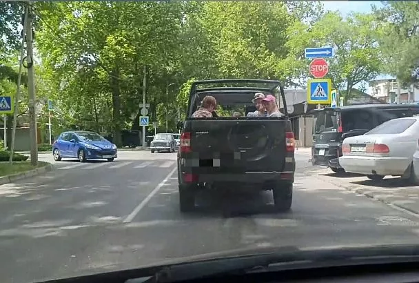 Полиция в Анапе наказала нелегального джипера