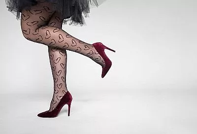 Спустилась на землю: пять причин выкинуть обувь на каблуках и перейти на обувь с плоской подошвой