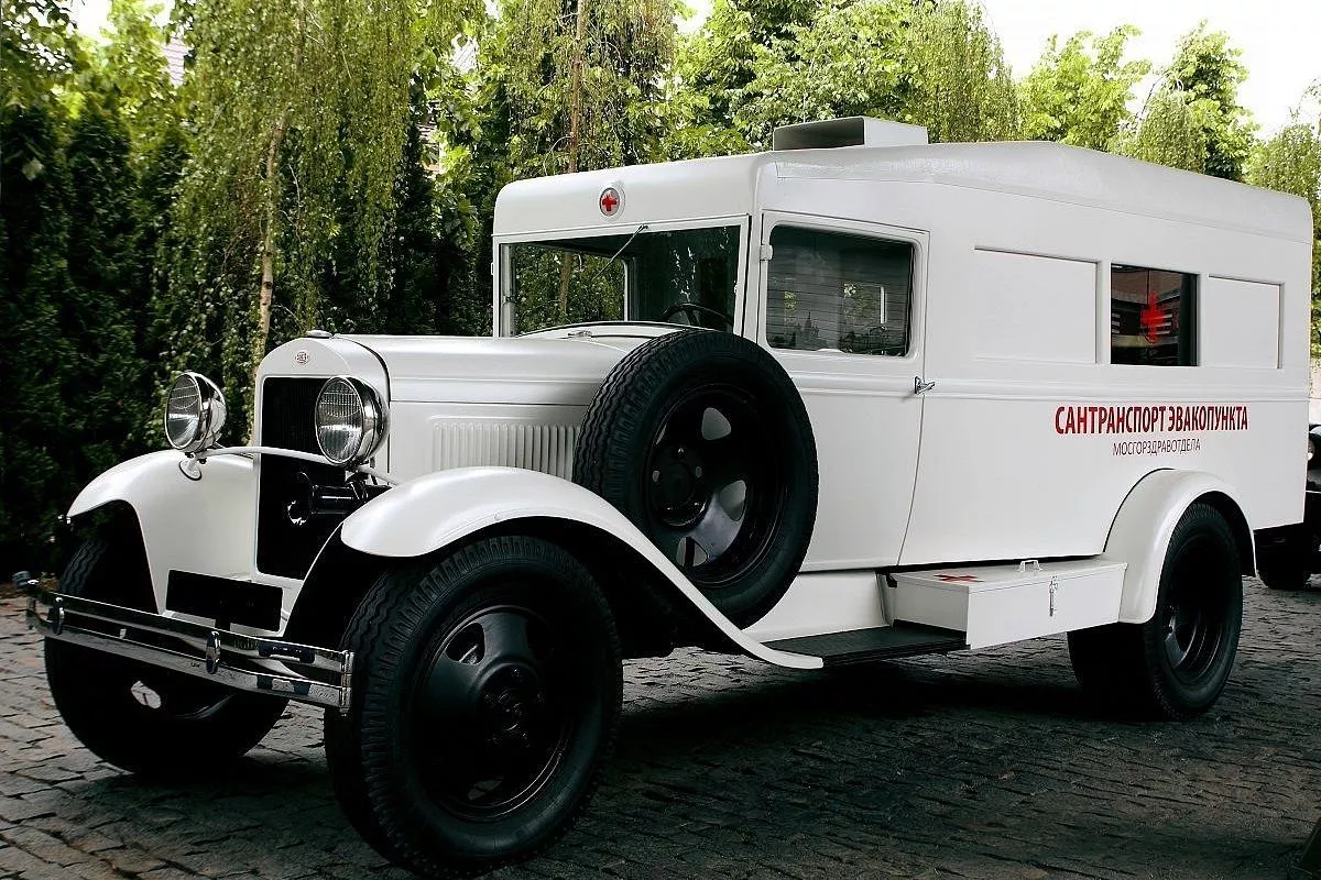 Машины ГАЗ-55 «Санитарка» в военное время использовали для вывоза раненых.