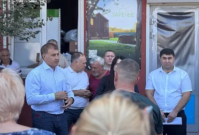Жители пострадавших от обломков БПЛА домов в поселке Яблоновском под Краснодаром получат финансовую помощь