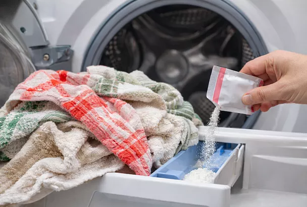 Засаленные полотенца с кухни снова свежие и бархатистые: 1 пакетик в стиралку – без возни и трат