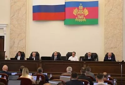 Губернатор Вениамин Кондратьев поручил органам власти регулировать ситуацию с топливообеспечением в Краснодарском крае в ручном режиме