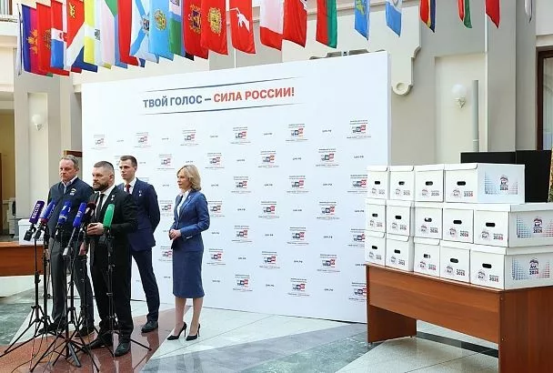 «Единая Россия» подала документы в Центризбирком для выдвижения кандидатов в Госдуму
