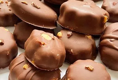 Домашние конфеты, которые обожают мои дети: два ингредиента — и никакой химии