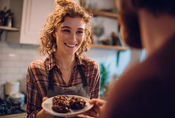 Яблочный брауни: бюджетный десерт с пользой клетчатки и вкусом заварного крема