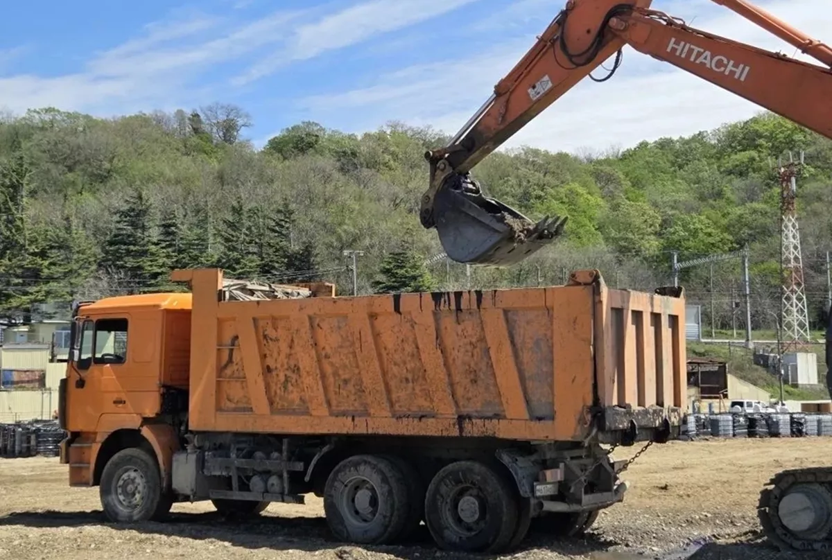 Дополнительные силы привлекли к ликвидации разлива нефтепродуктов в Туапсе