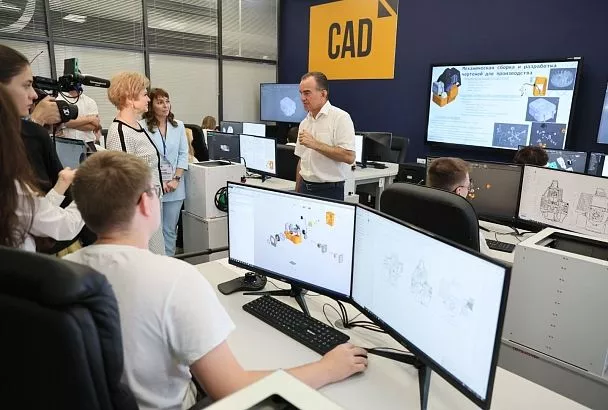Губернатор Вениамин Кондратьев оценил учебную базу Краснодарского машиностроительного колледжа