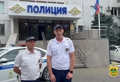 В Геленджике маленькую девочку с ожогом автоинспекторы оперативно доставили в больницу 