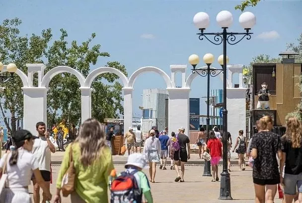 Курортный сезон в разгаре: более 830 тысяч отдыхающих приняла Анапа с начала года
