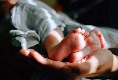 На Кубани в 2026 году продолжат расширять меры поддержки материнства и многодетных семей