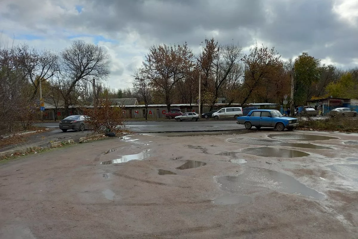 Площадка в Донецке, место традиционной встречи в земляками в форме.