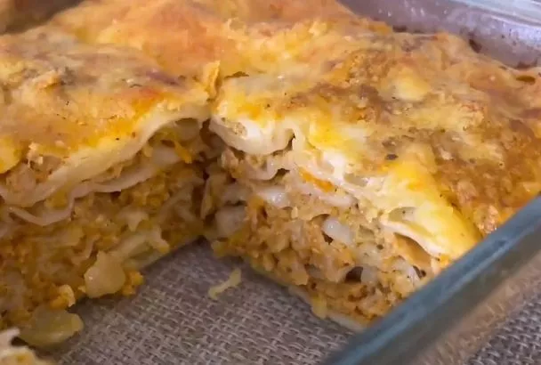 Вместо пельменей беру фарш — и через 30 минут сочный, вкусный ужин готов: получается как лазанья, но быстрее