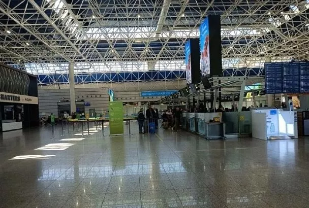 Аэропорт Сочи до конца дня обслужит почти 180 рейсов