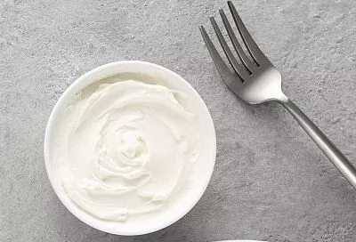 Смешал сметану с таким маслом – 1 минута, и изысканный соус готов: шеф Ивлев делает так и пальчики облизывает