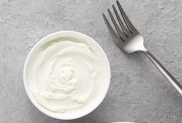 Смешал сметану с таким маслом – 1 минута, и изысканный соус готов: шеф Ивлев делает так и пальчики облизывает