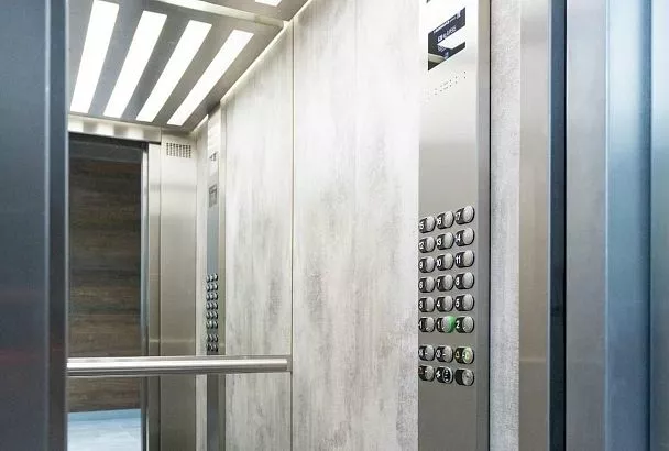Производитель лифтов из Крымска благодаря нацпроекту сократит время сборки этажных дверей