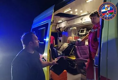 Спасатели эвакуировали мужчину, которому стало плохо в лесу в Сочи