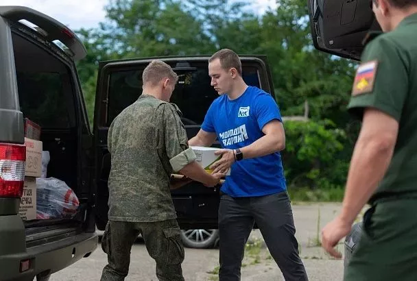 «Молодая гвардия» отправила 100-й отряд волонтеров с гуманитарной миссией на новые территории России