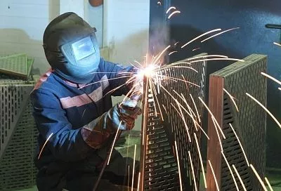 Сварщики стали самыми высокооплачиваемыми специалистами в строительстве на Кубани