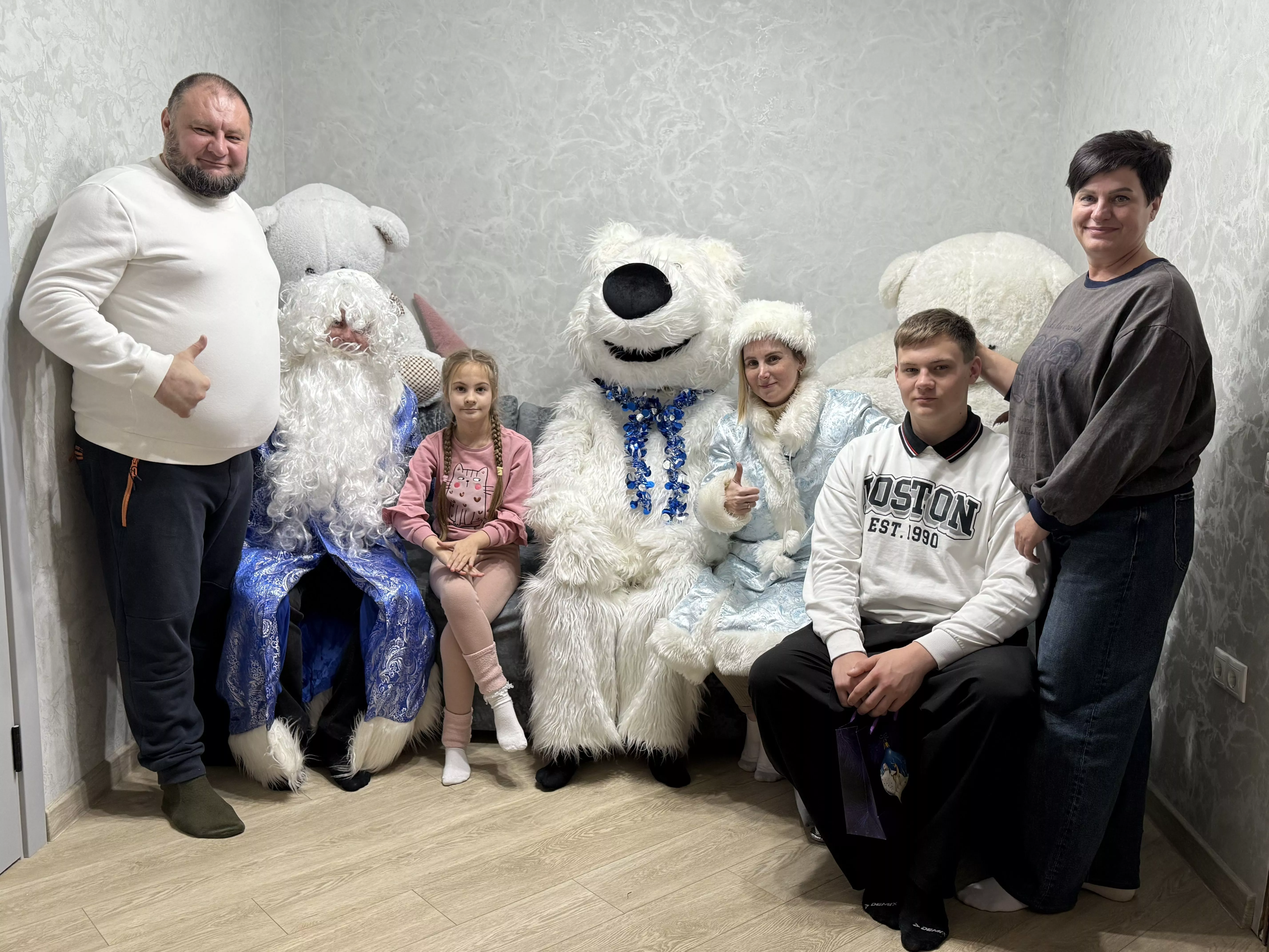 Волонтеры «Единой России» навестили подшефную семью участника СВО