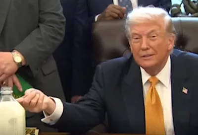 Трамп признался, что сохранять острый ум ему помогает молоко