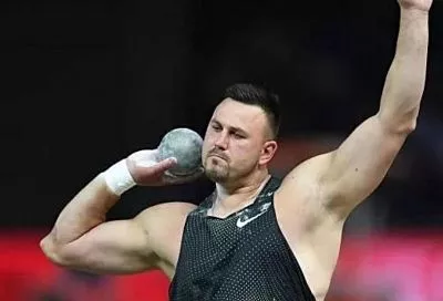 Свита делает короля